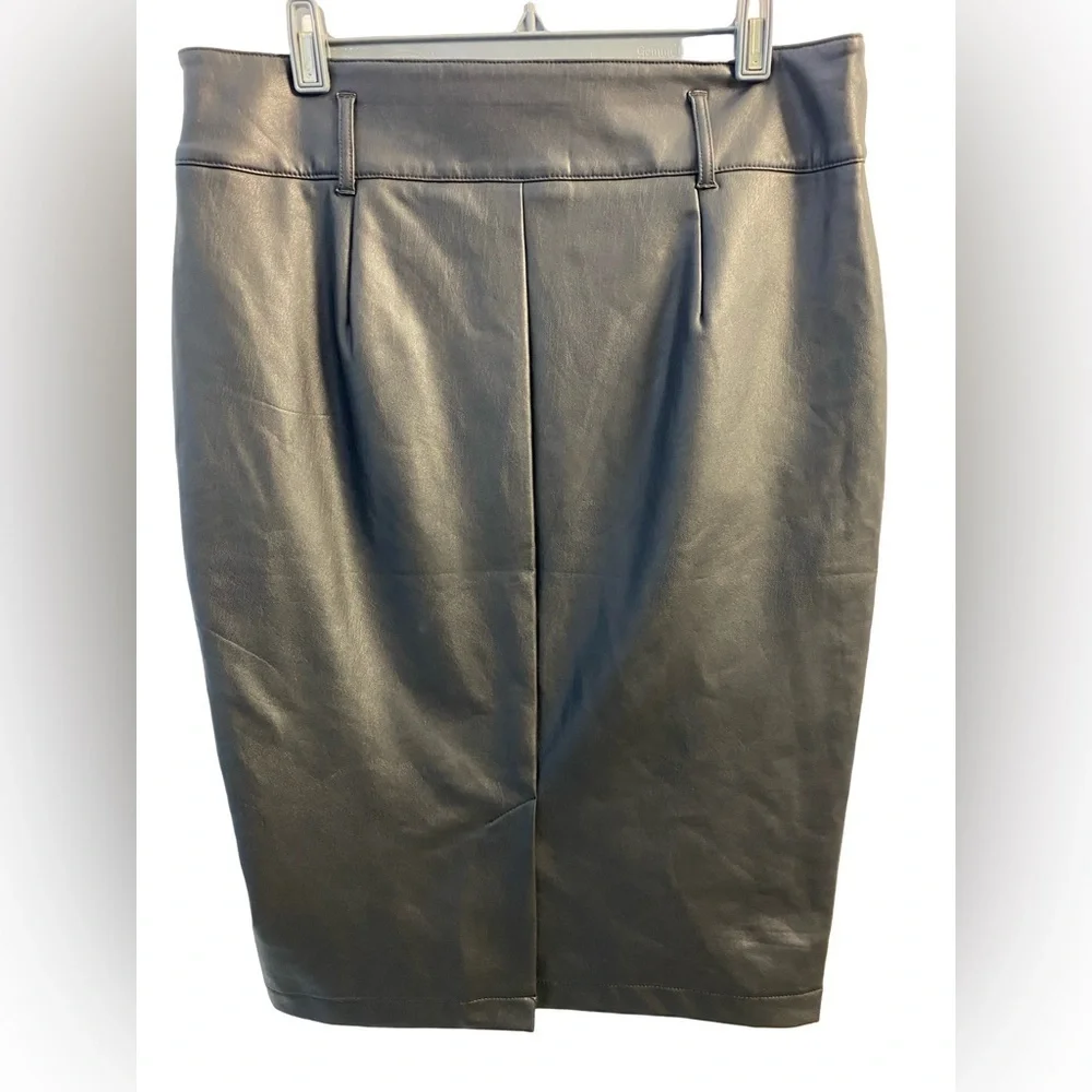 Reitmans Signature Black Pleather Skirt With Pockets Zip Button Closure Size 12 - Picture 3 of 10
